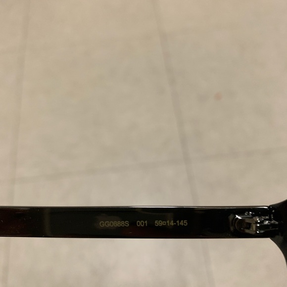 Gucci, Men’s Sunglasses - Picture 4 of 4